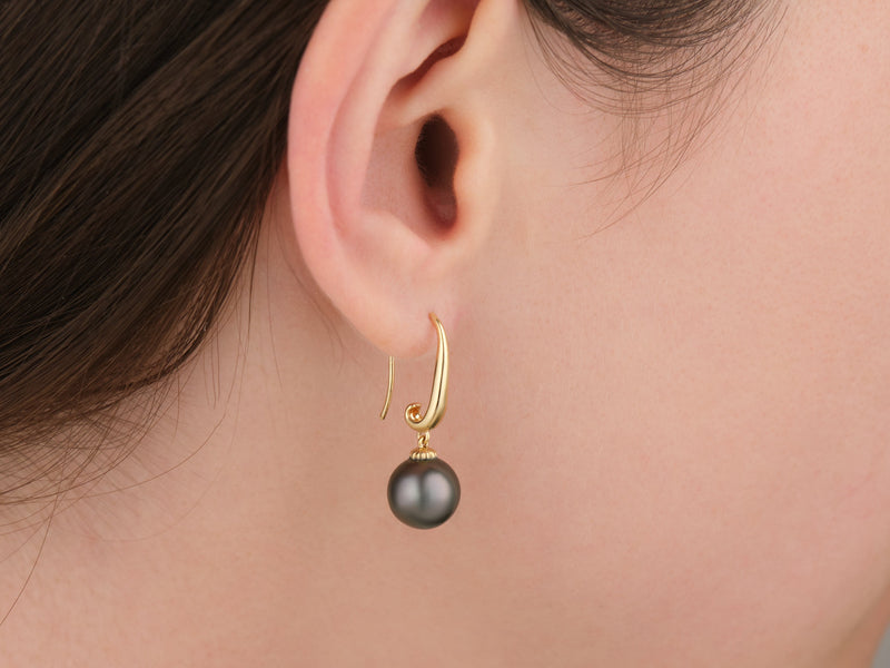 A guide to Tahitian pearl colors
