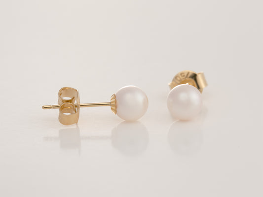 China Origin Akoya White Pearl AAA Earrings 5mm