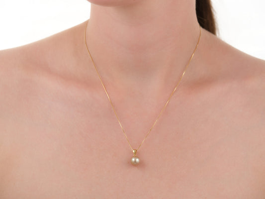 Winter Rose South Sea Pearl Pendant 9mm