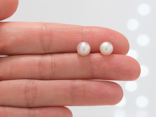 Akoya White Pearl AAA Earrings 7mm - Image 4