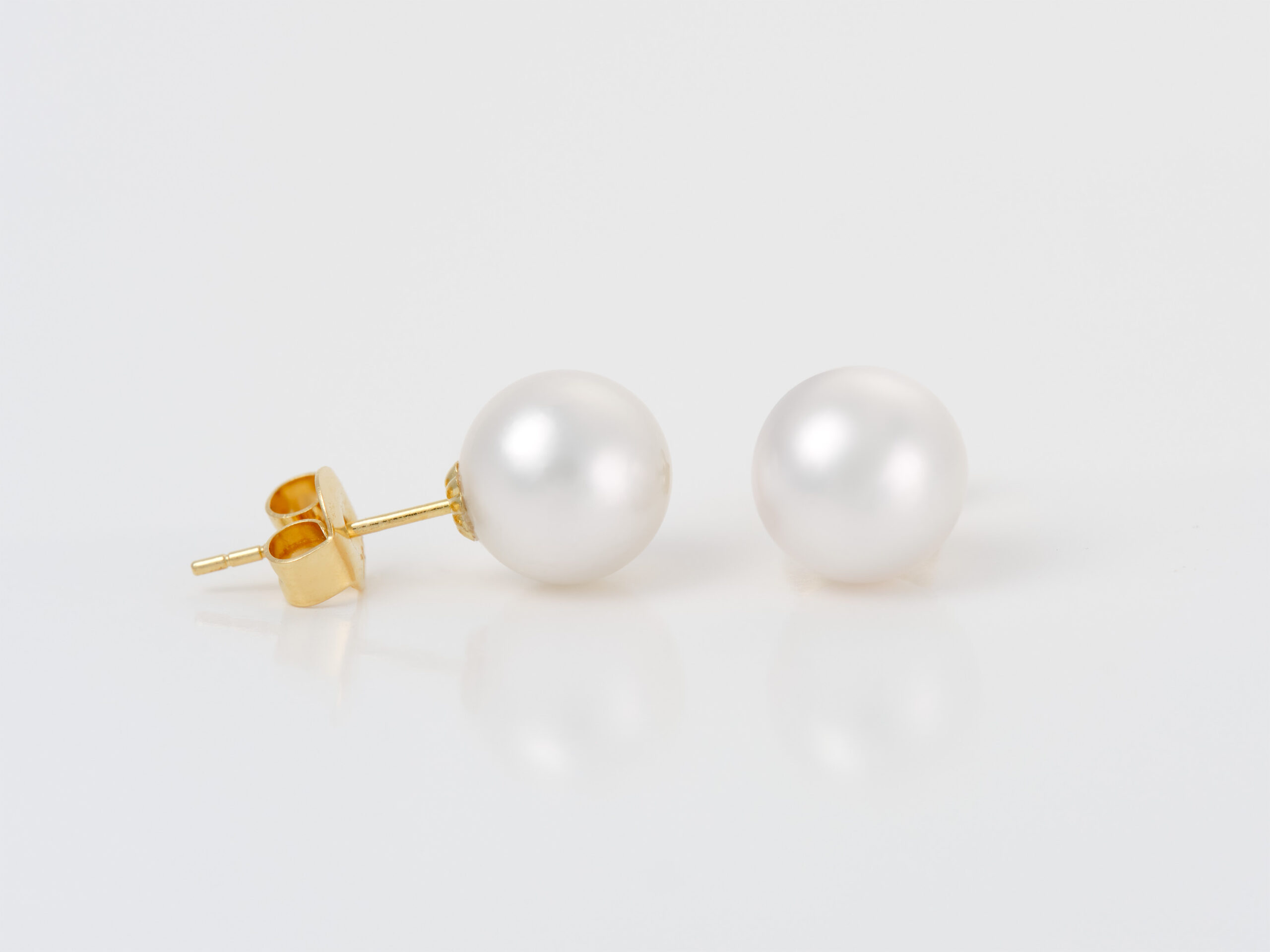 Akoya White Pearl AAA Earrings 8mm - Image 2