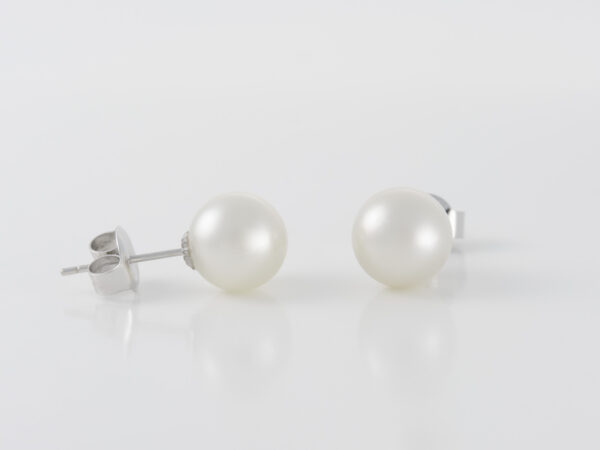 South Sea White Pearl Earrings 8mm - Image 2