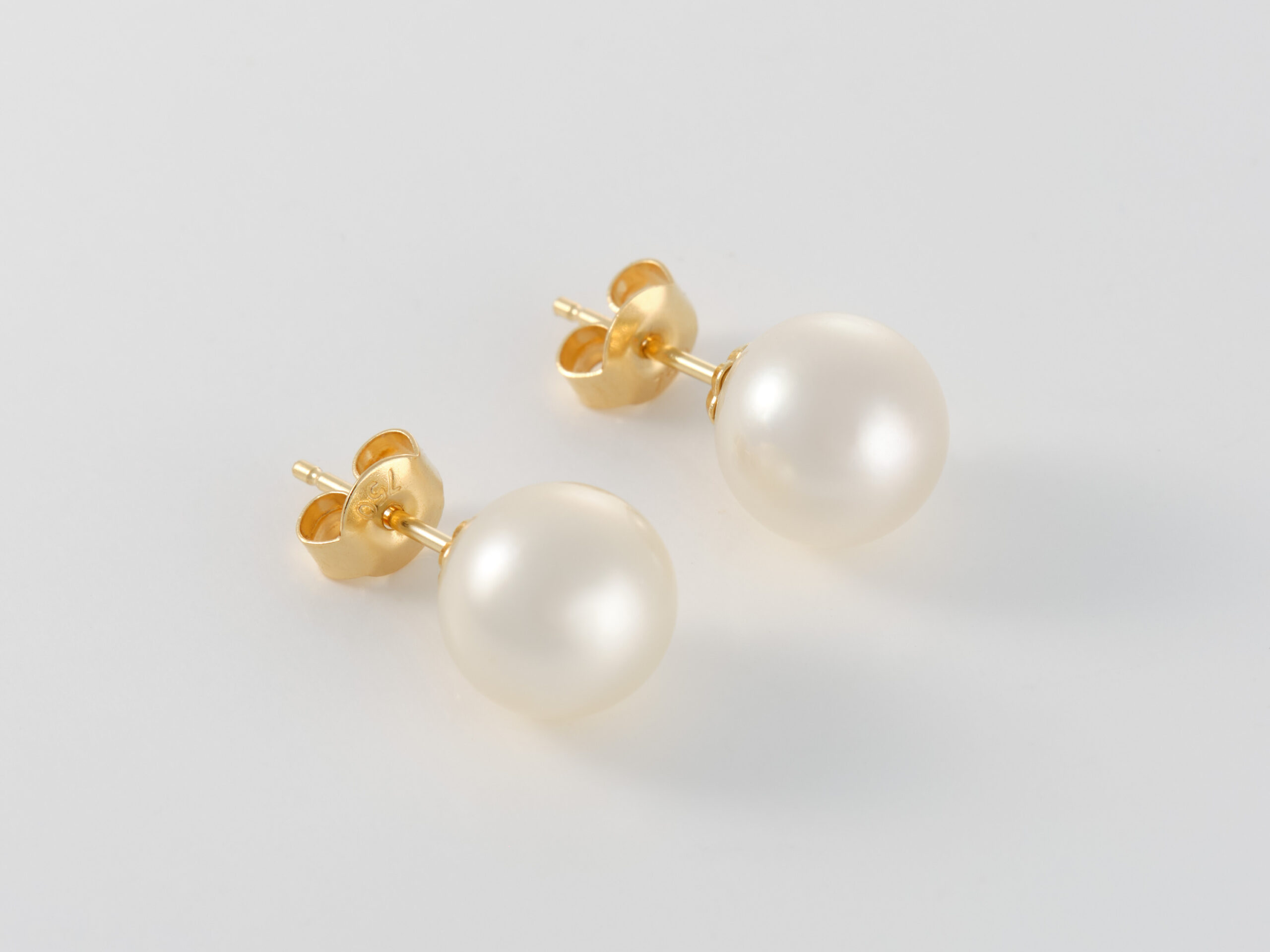 South Sea White Pearl Earrings 9mm - Image 3