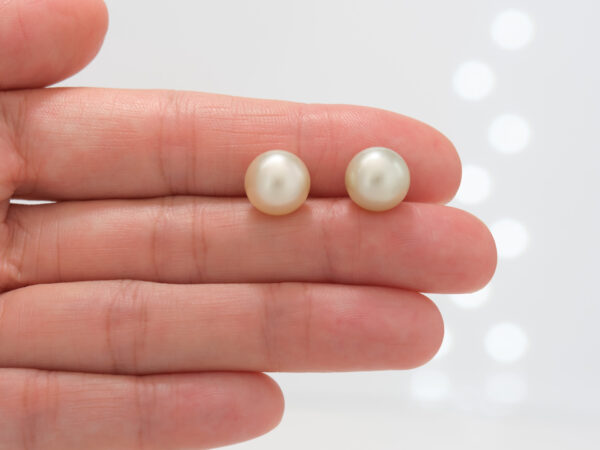South Sea White Pearl Earrings 10mm - Image 4