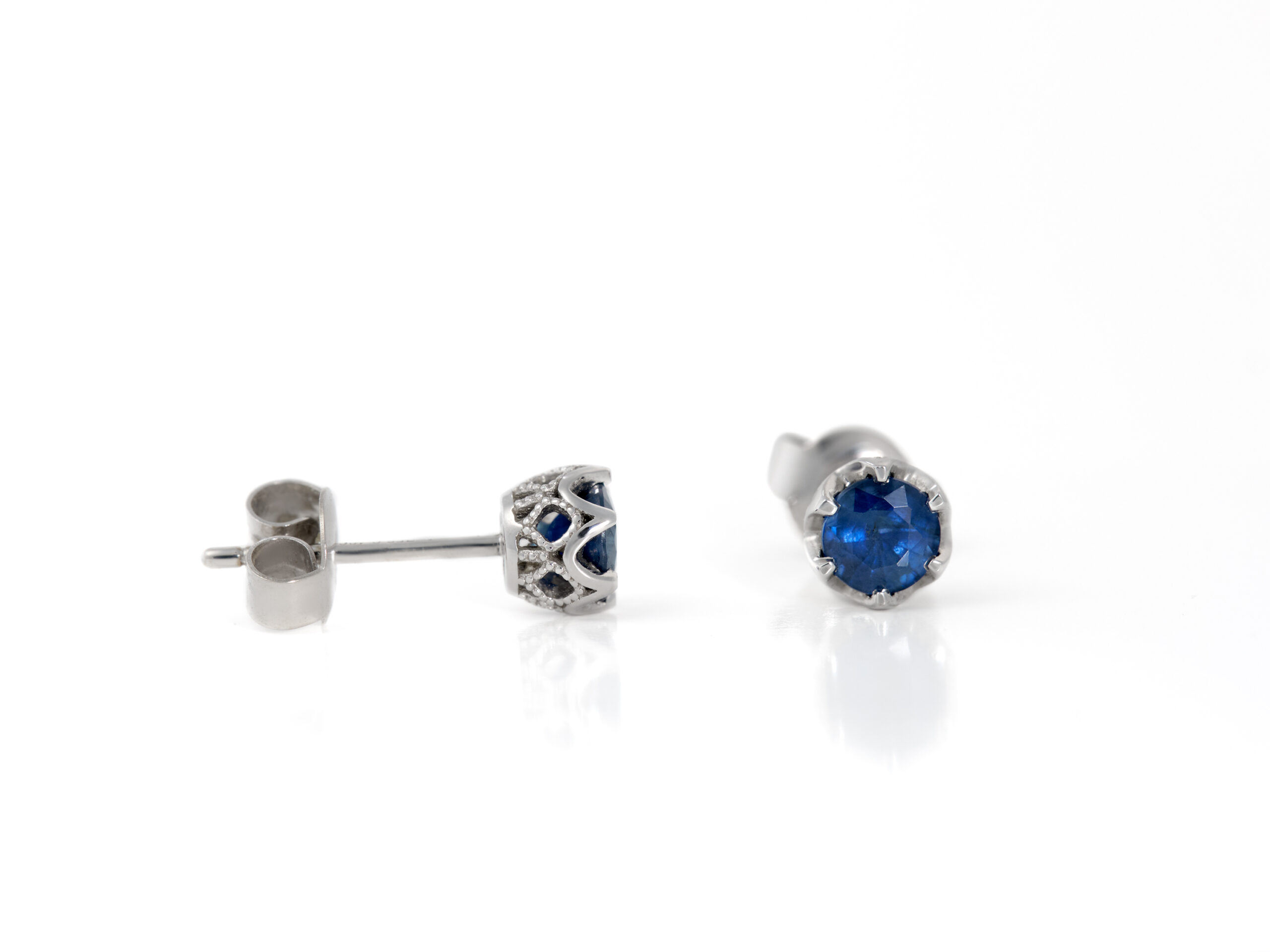 Sapphire Stud 6-Prong Earrings 0.4ct 18k - Image 3