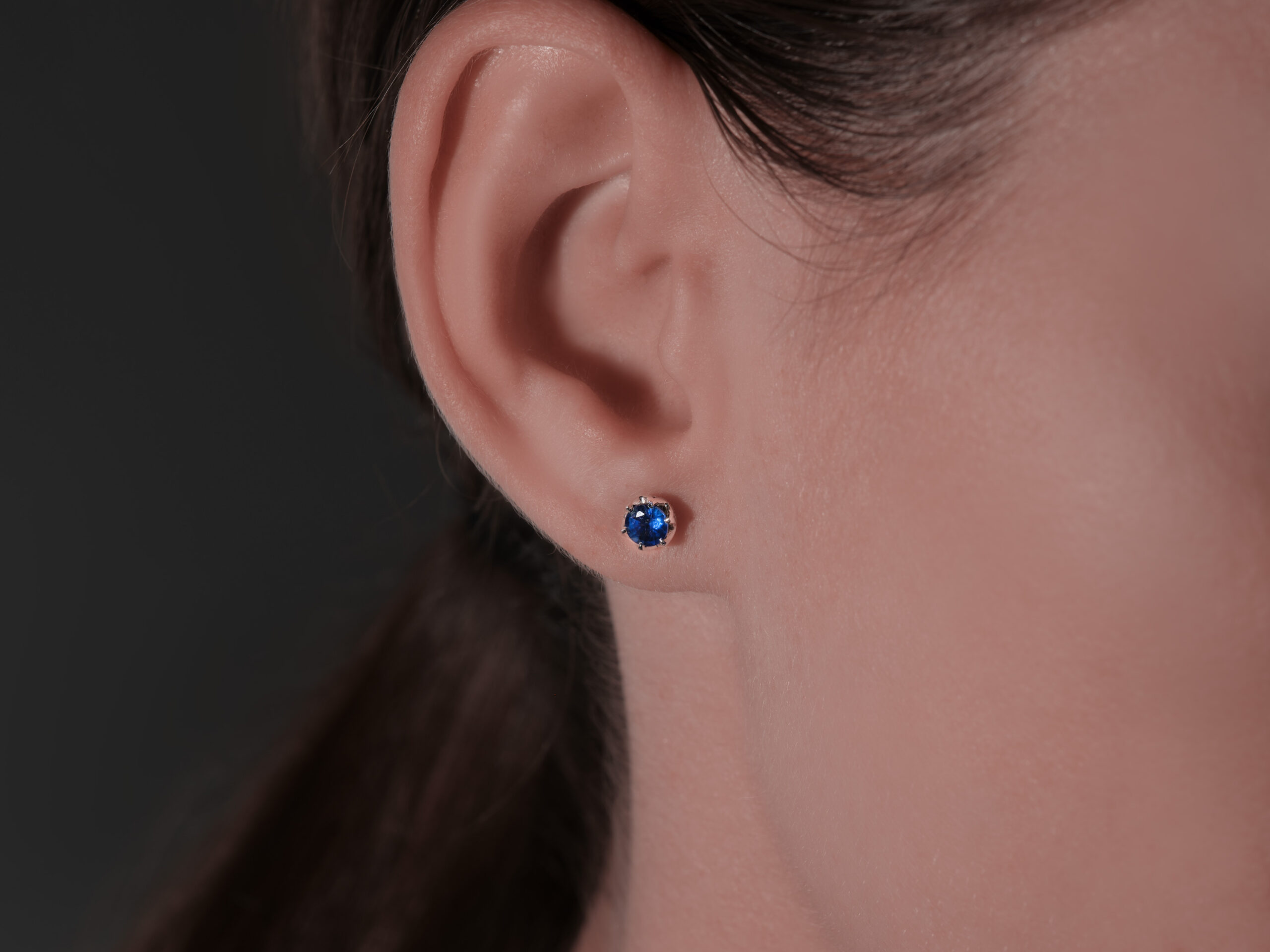 Sapphire Stud 6-Prong Earrings 0.4ct 18k - Image 2