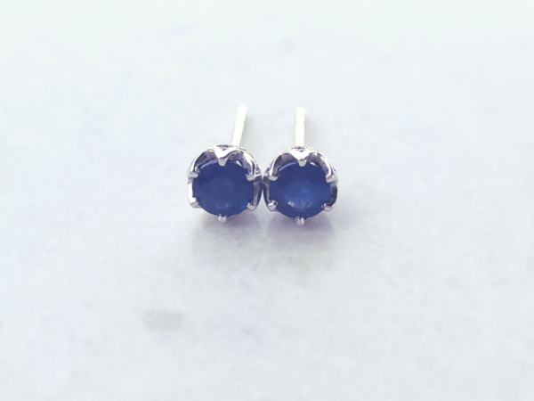 Sapphire Stud 6-Prong Earrings 0.4ct 18k - Image 2