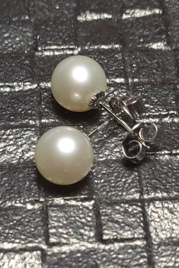 South Sea White Pearl Earrings 8mm - Image 5