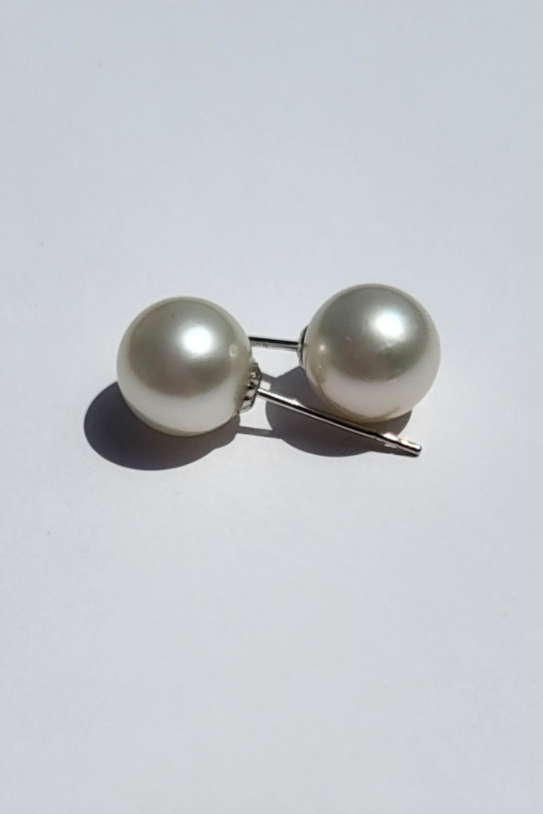 South Sea White Pearl Earrings 8mm - Image 4