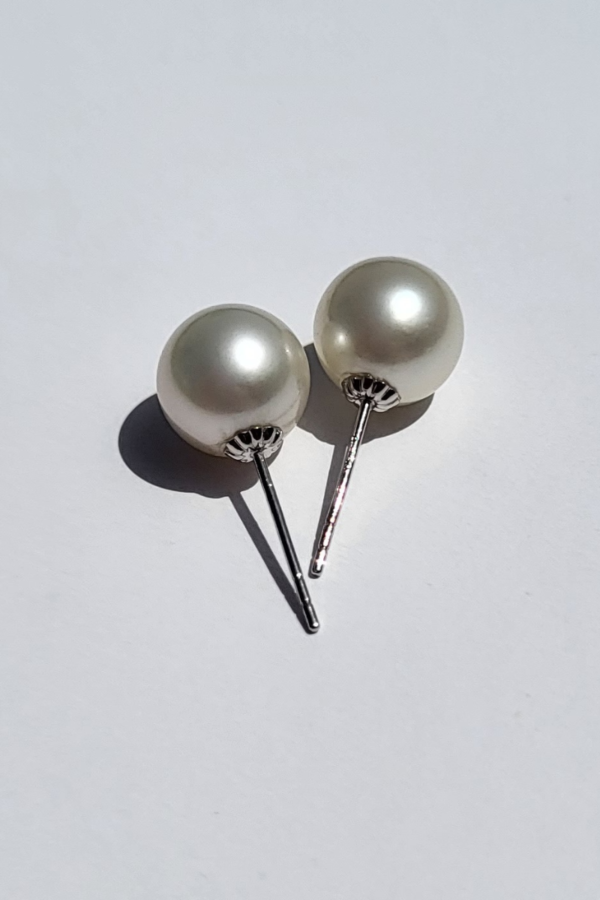 South Sea White Pearl Earrings 8mm - Image 3