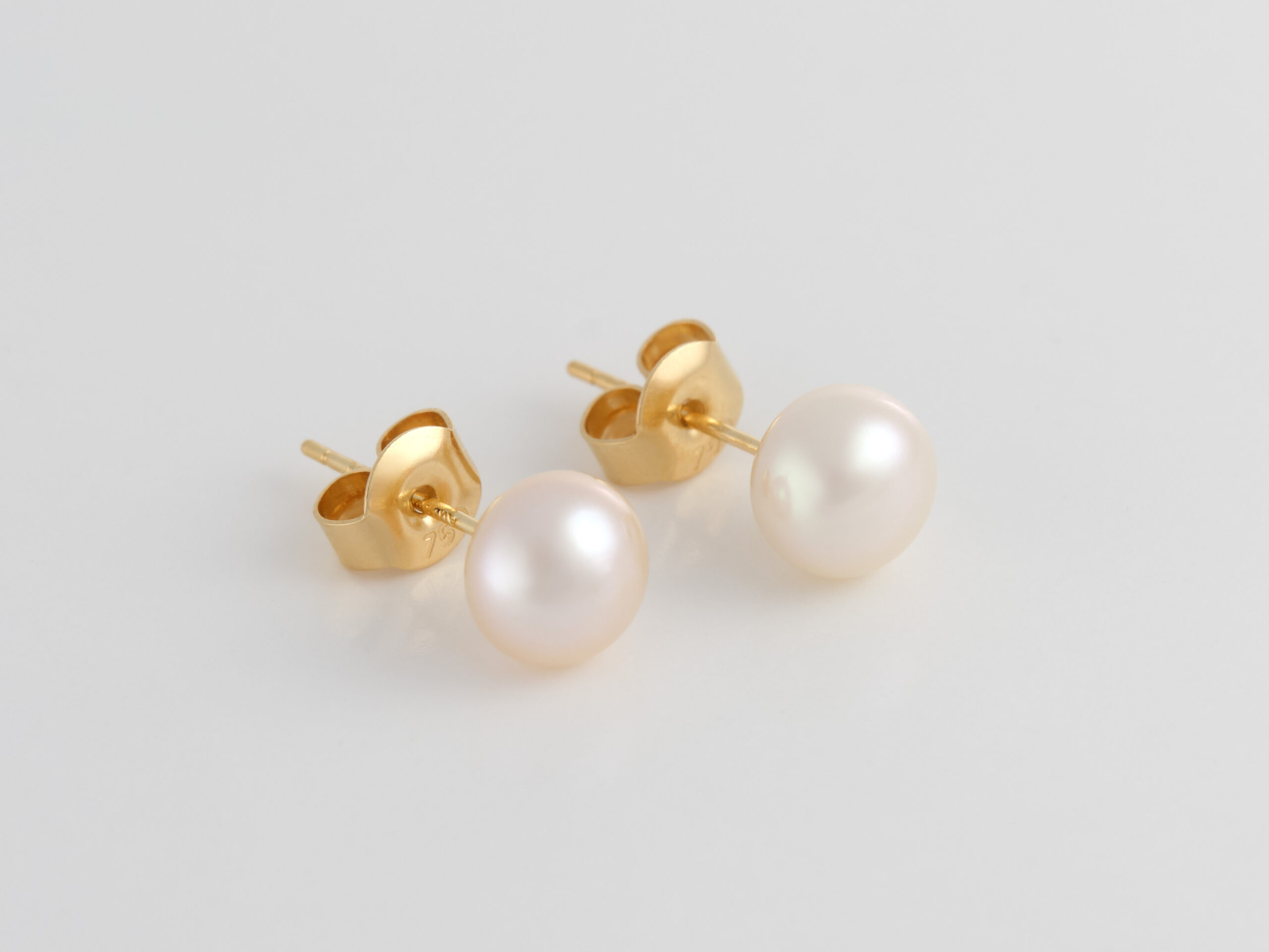 Ming Pearl Button Earrings 6.5mm